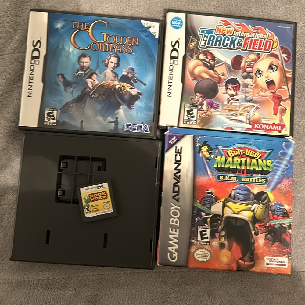Nintendo DS Game Bundle ( 4 ) Games